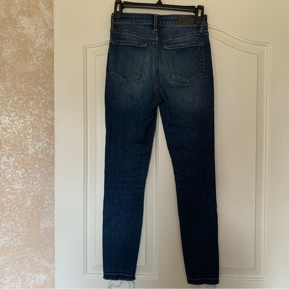 Women’s Articles of Society Heather High Rise Cropped Bilbao Distressed Jeans - Picture 2 of 7